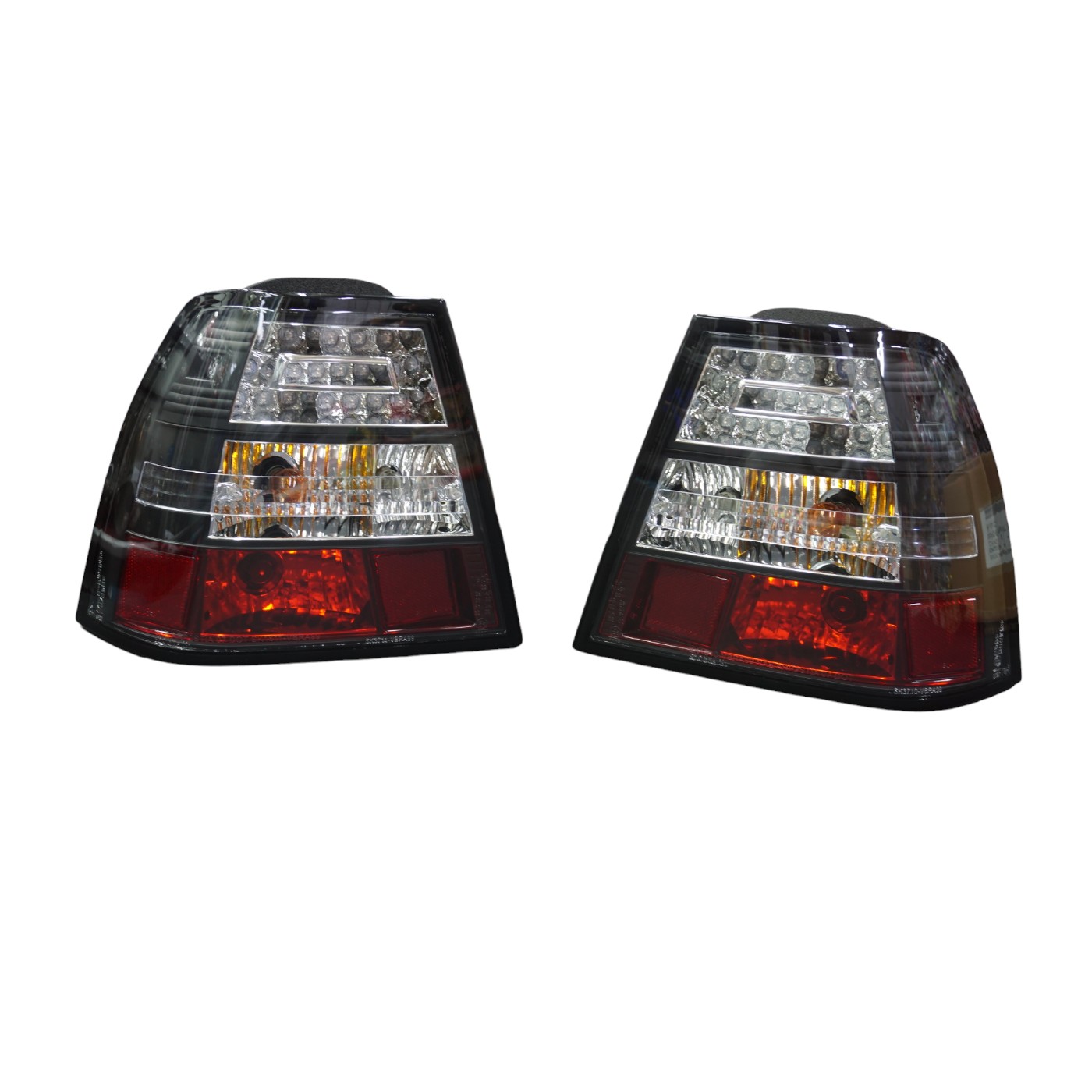 DSC06743-Photoroom.jpg Focos traseros LED Volkswagen Bora MK4 99-07 fondo negro - Imagen 1