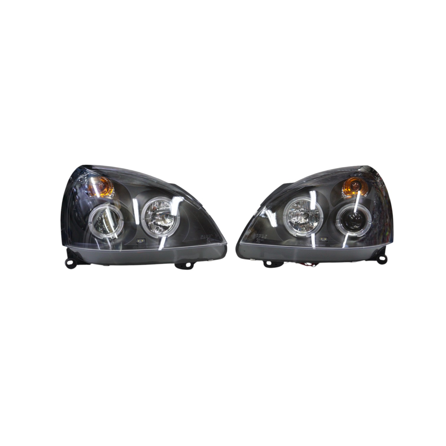 DSC08093-Photoroom.jpg Ópticos LED Renault Clio MK2 02-07 fondo negro - Imagen 1