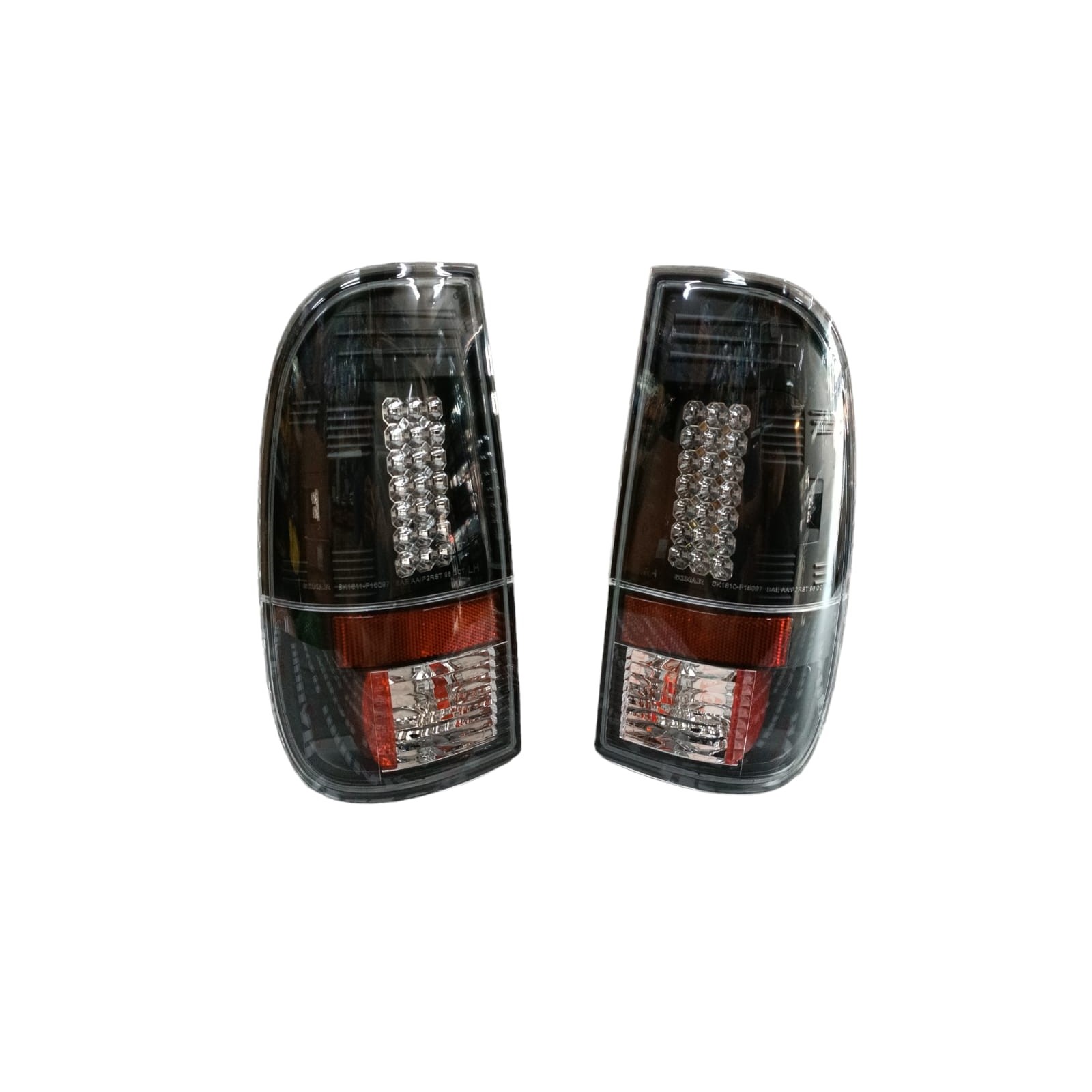 SK1600-F15097-JM-2.jpeg Focos traseros LED Ford F150 97-03 fondo negro - Imagen 1