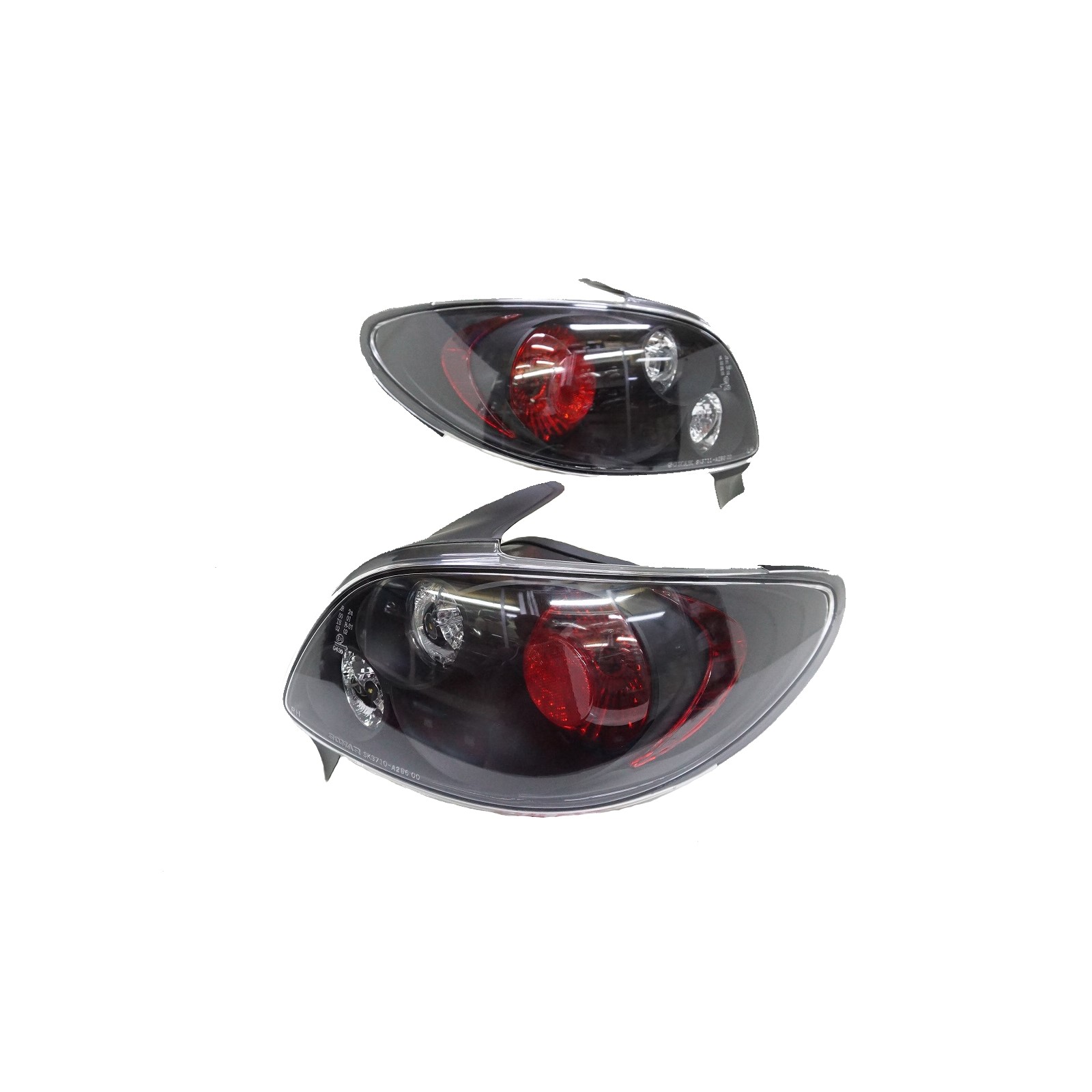 SK3700-A2B6-CJM.jpg Focos traseros Peugeot 206 98-09 fondo negro - Imagen 1